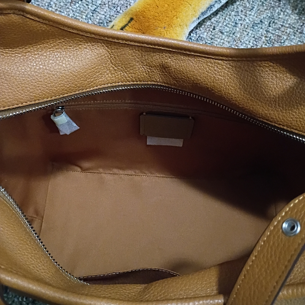 Coach big leather purse in light saddle - Picture 14 of 15